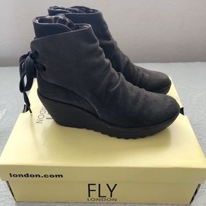 London fly oil suede sludge